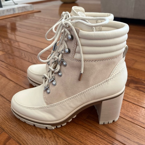 Vince Camuto Shoes - NWOT Vince Camuto Donenta Women's Cream Lace-Up Ankle Boots